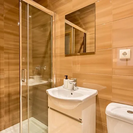 Joivy & Spacious In Appartement Oporto