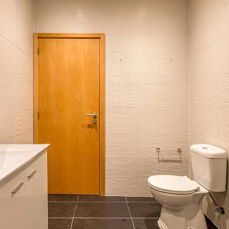 Joivy & Spacious In Appartement Oporto