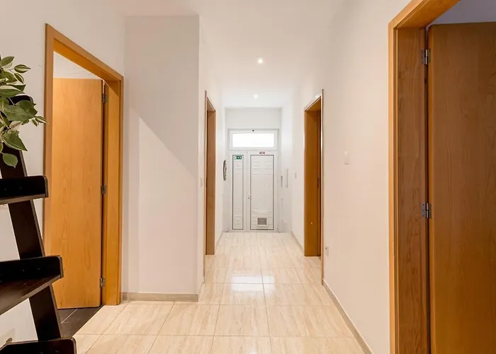 Guestready - & Spacious In * ポルト